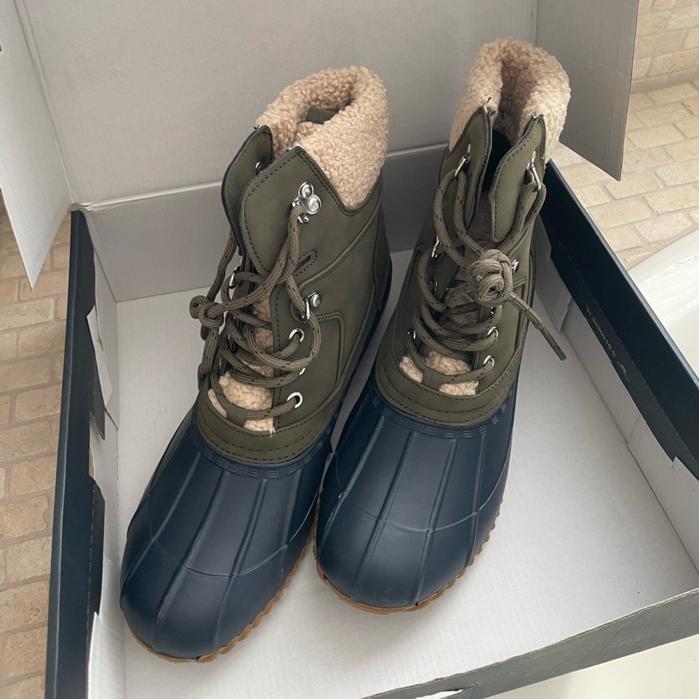 Tommy Hilfiger New Size 9 Rainah Boot